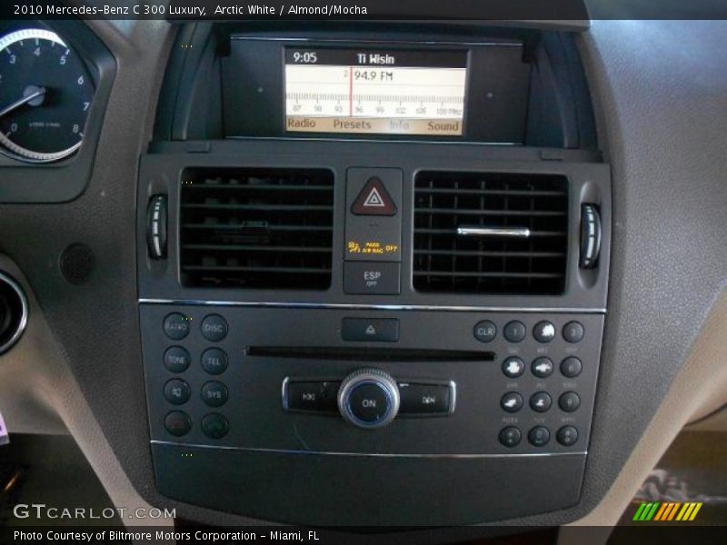 Arctic White / Almond/Mocha 2010 Mercedes-Benz C 300 Luxury