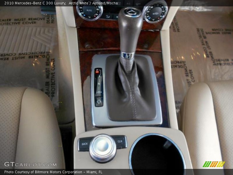Arctic White / Almond/Mocha 2010 Mercedes-Benz C 300 Luxury