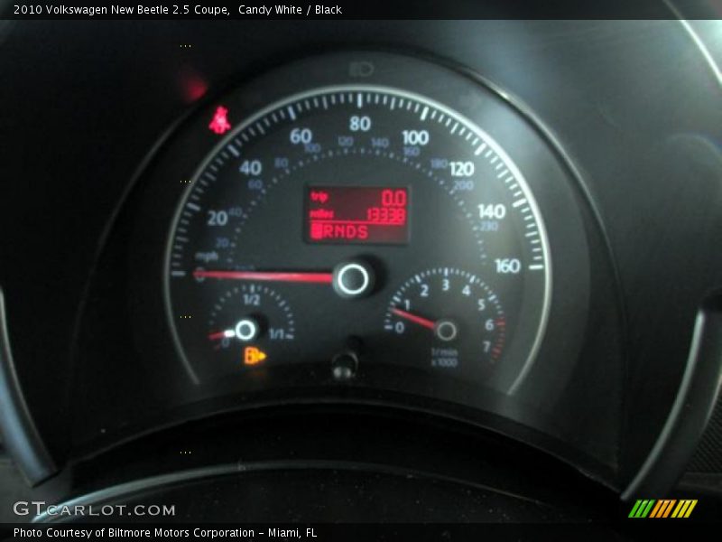 Candy White / Black 2010 Volkswagen New Beetle 2.5 Coupe