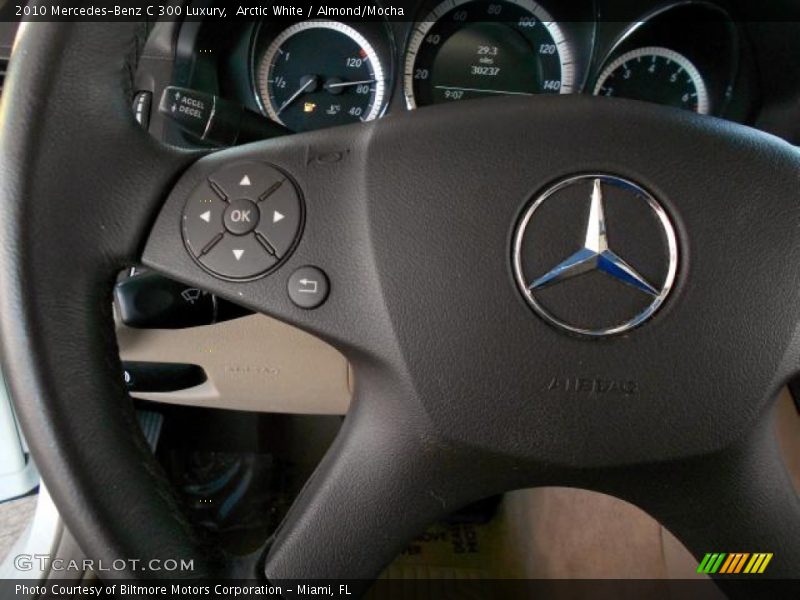 Arctic White / Almond/Mocha 2010 Mercedes-Benz C 300 Luxury