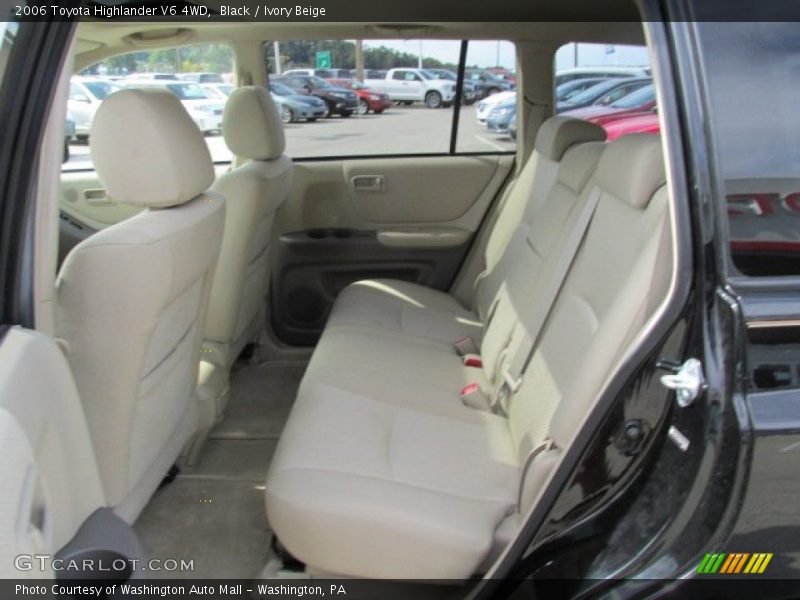 Black / Ivory Beige 2006 Toyota Highlander V6 4WD
