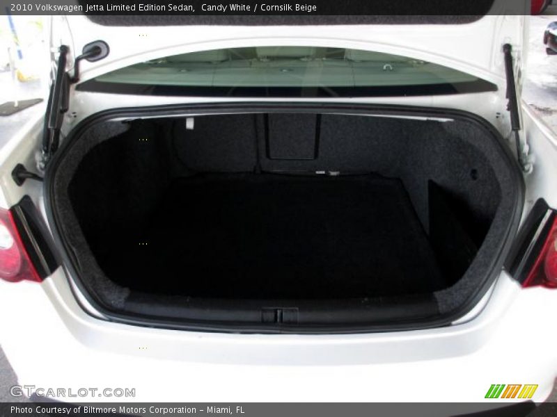 Candy White / Cornsilk Beige 2010 Volkswagen Jetta Limited Edition Sedan