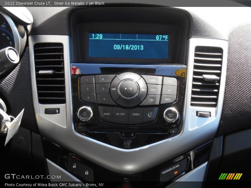 Silver Ice Metallic / Jet Black 2012 Chevrolet Cruze LT