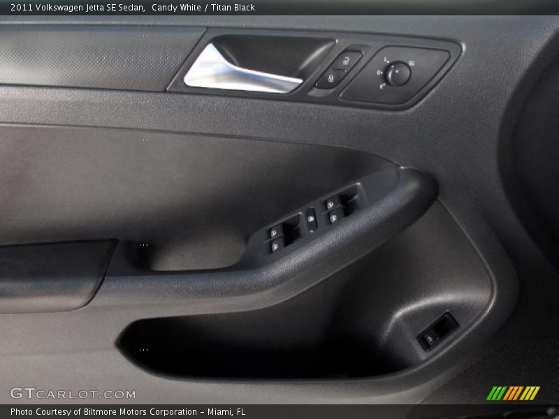 Candy White / Titan Black 2011 Volkswagen Jetta SE Sedan