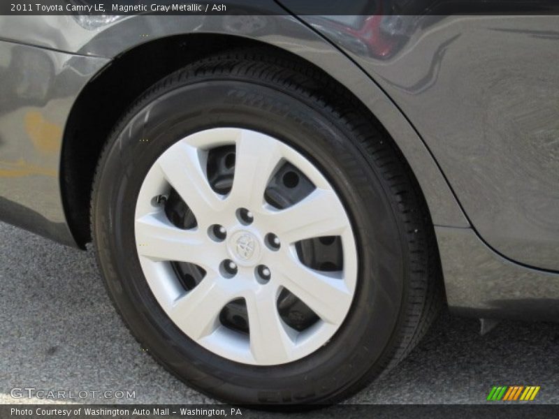 Magnetic Gray Metallic / Ash 2011 Toyota Camry LE