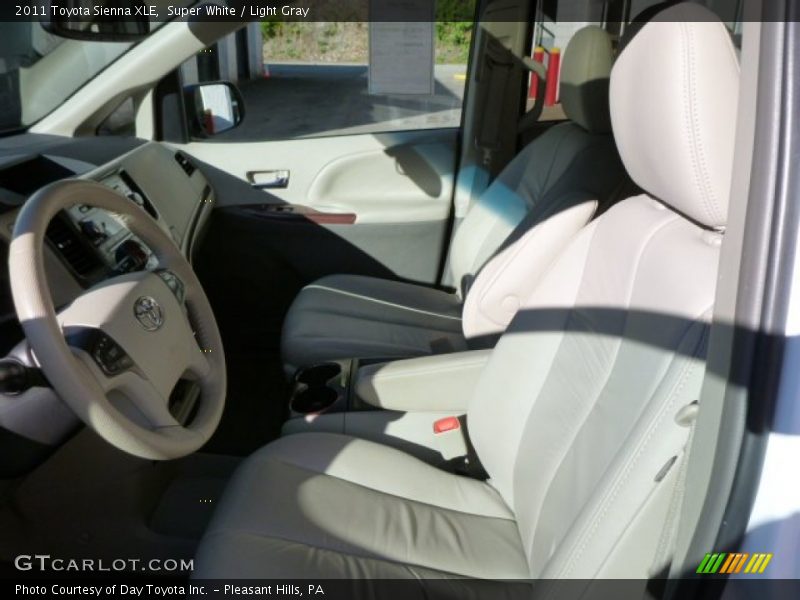 Super White / Light Gray 2011 Toyota Sienna XLE