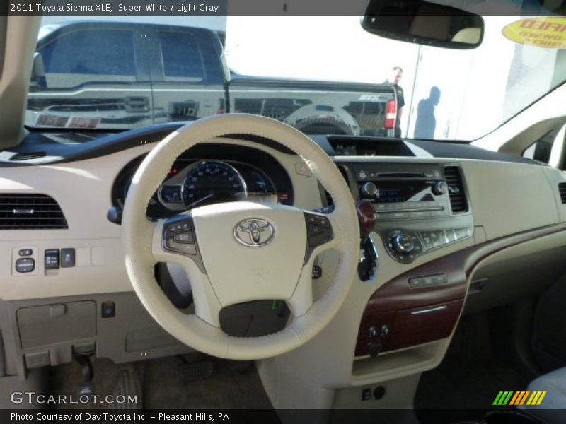 Super White / Light Gray 2011 Toyota Sienna XLE