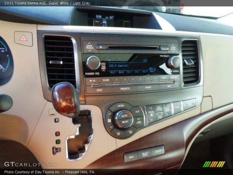 Super White / Light Gray 2011 Toyota Sienna XLE