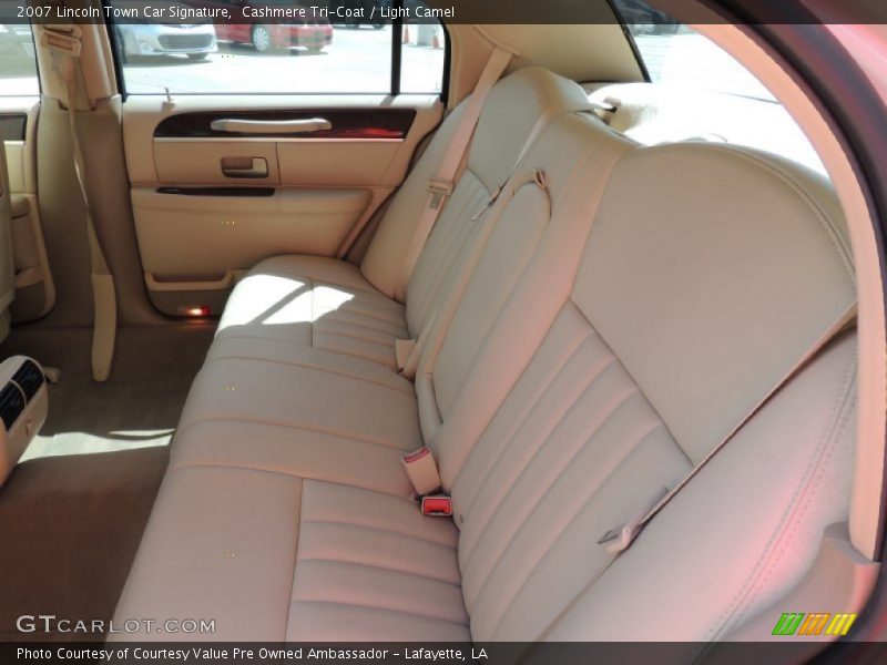Cashmere Tri-Coat / Light Camel 2007 Lincoln Town Car Signature