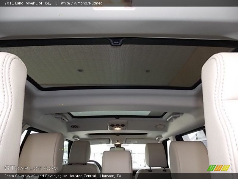 Sunroof of 2011 LR4 HSE