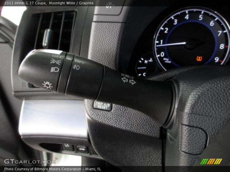 Moonlight White / Graphite 2011 Infiniti G 37 Coupe