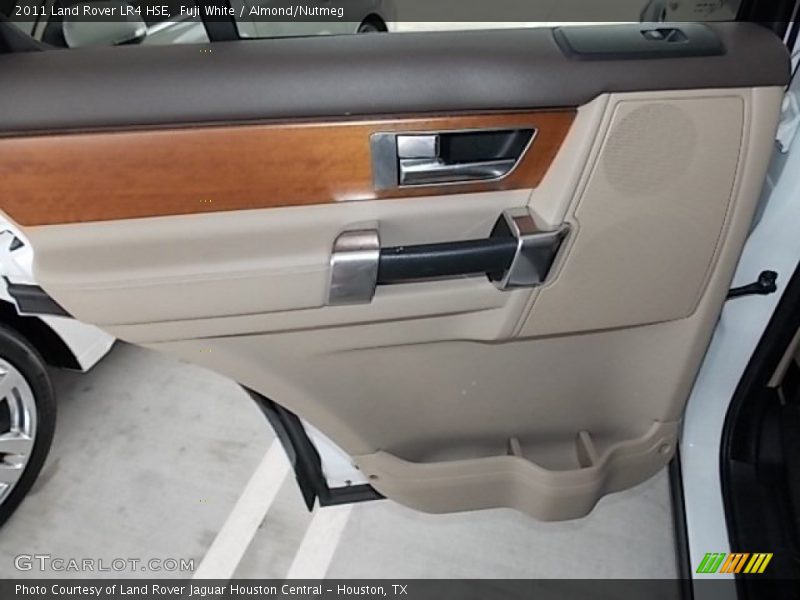 Fuji White / Almond/Nutmeg 2011 Land Rover LR4 HSE