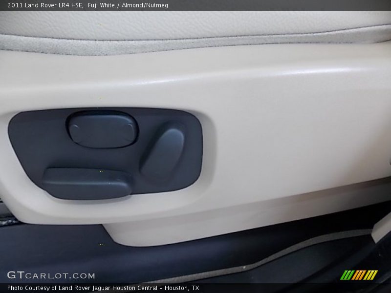 Fuji White / Almond/Nutmeg 2011 Land Rover LR4 HSE