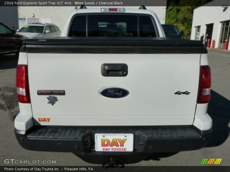 White Suede / Charcoal Black 2009 Ford Explorer Sport Trac XLT 4x4