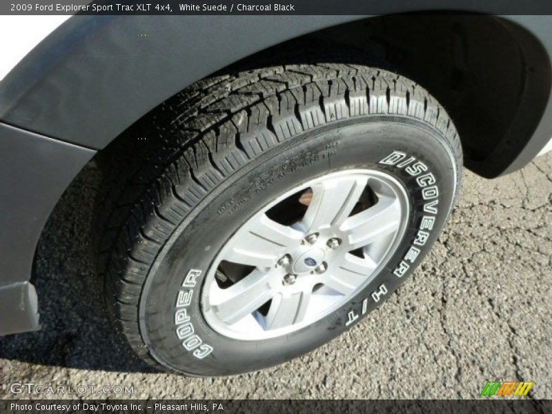 White Suede / Charcoal Black 2009 Ford Explorer Sport Trac XLT 4x4