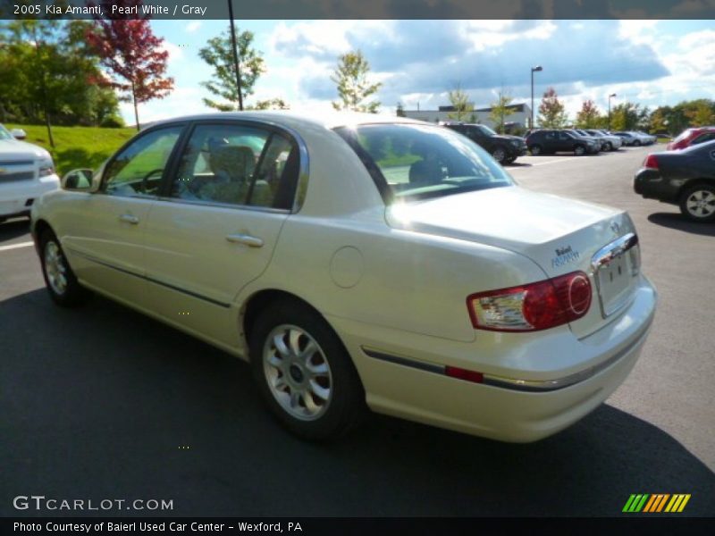 Pearl White / Gray 2005 Kia Amanti