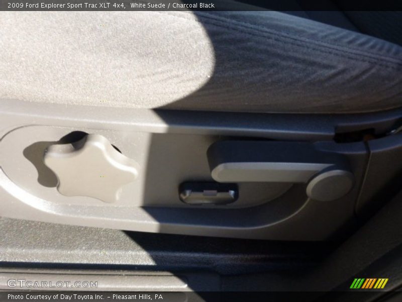 White Suede / Charcoal Black 2009 Ford Explorer Sport Trac XLT 4x4