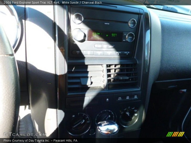 White Suede / Charcoal Black 2009 Ford Explorer Sport Trac XLT 4x4