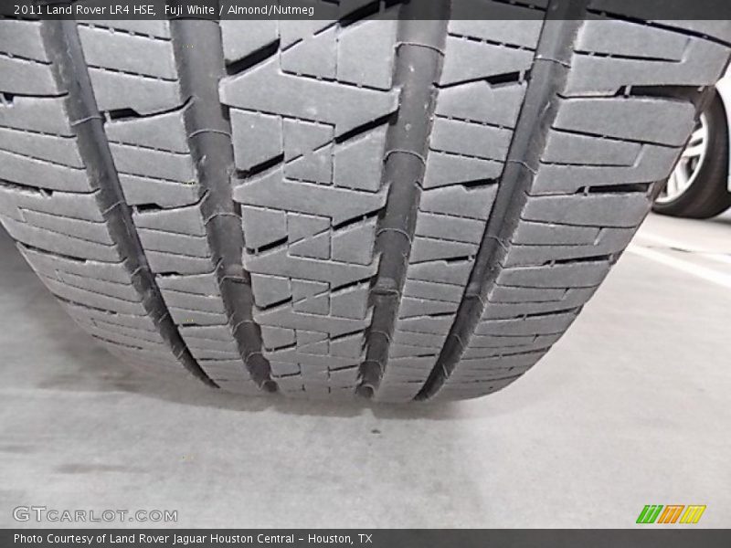 Fuji White / Almond/Nutmeg 2011 Land Rover LR4 HSE