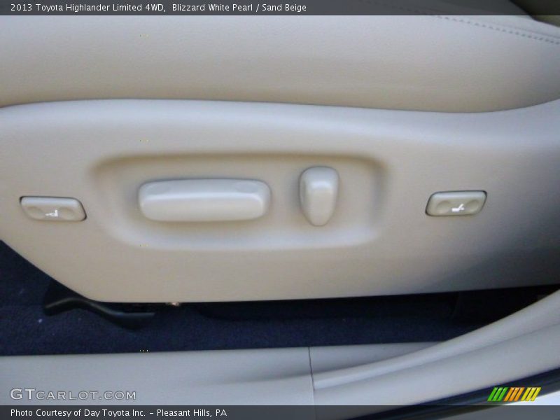 Blizzard White Pearl / Sand Beige 2013 Toyota Highlander Limited 4WD