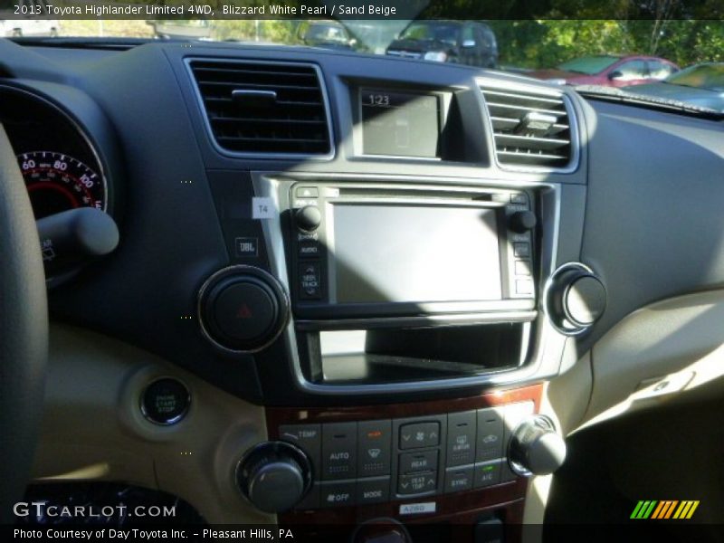Blizzard White Pearl / Sand Beige 2013 Toyota Highlander Limited 4WD