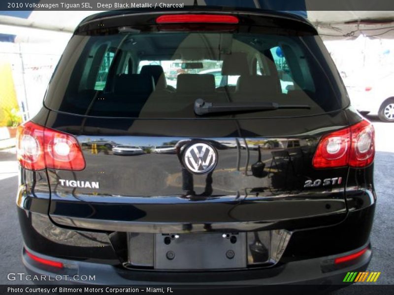 Deep Black Metallic / Charcoal 2010 Volkswagen Tiguan SEL