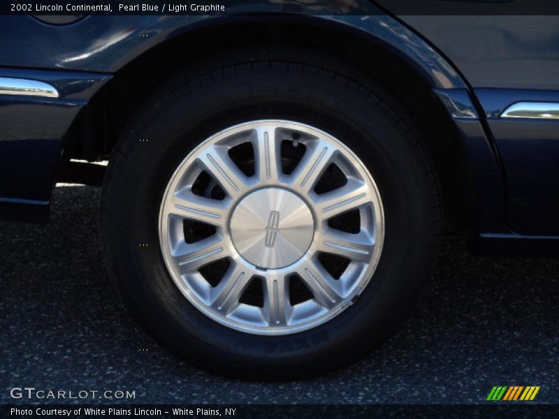 Pearl Blue / Light Graphite 2002 Lincoln Continental