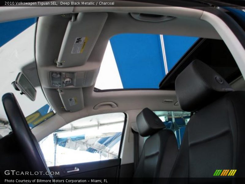 Deep Black Metallic / Charcoal 2010 Volkswagen Tiguan SEL