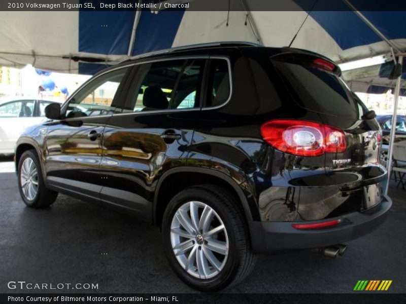 Deep Black Metallic / Charcoal 2010 Volkswagen Tiguan SEL
