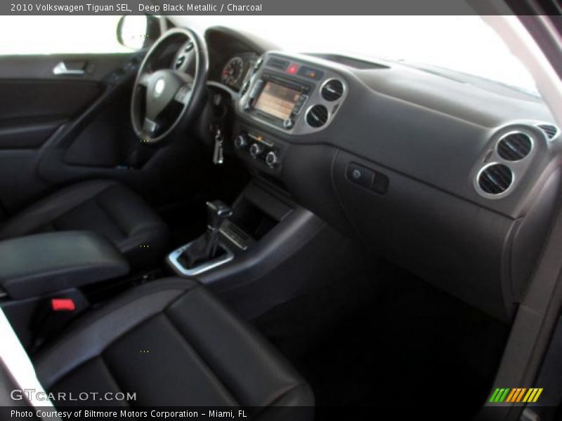 Deep Black Metallic / Charcoal 2010 Volkswagen Tiguan SEL