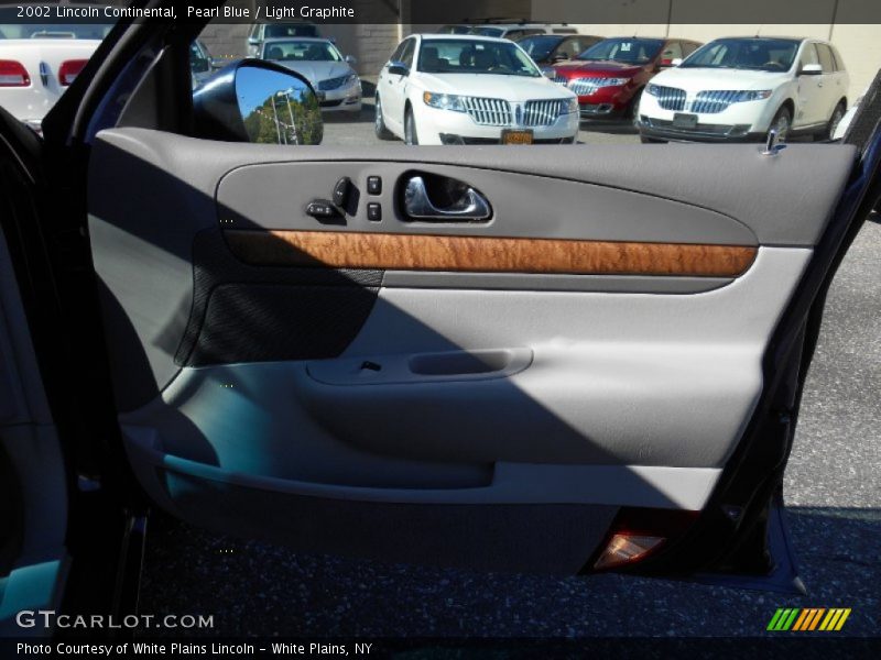 Pearl Blue / Light Graphite 2002 Lincoln Continental