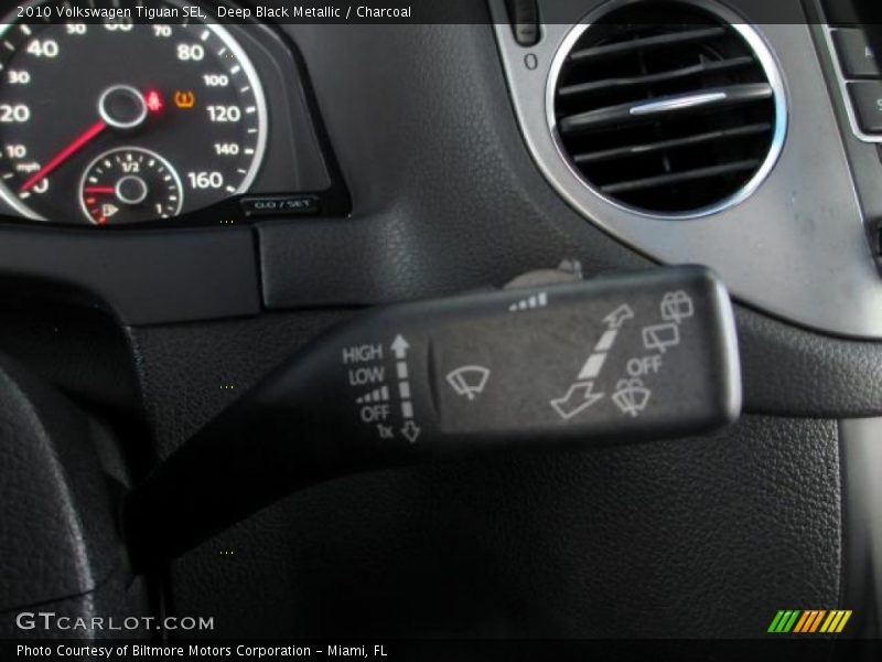 Deep Black Metallic / Charcoal 2010 Volkswagen Tiguan SEL