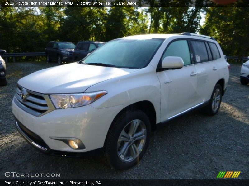 Front 3/4 View of 2013 Highlander Limited 4WD