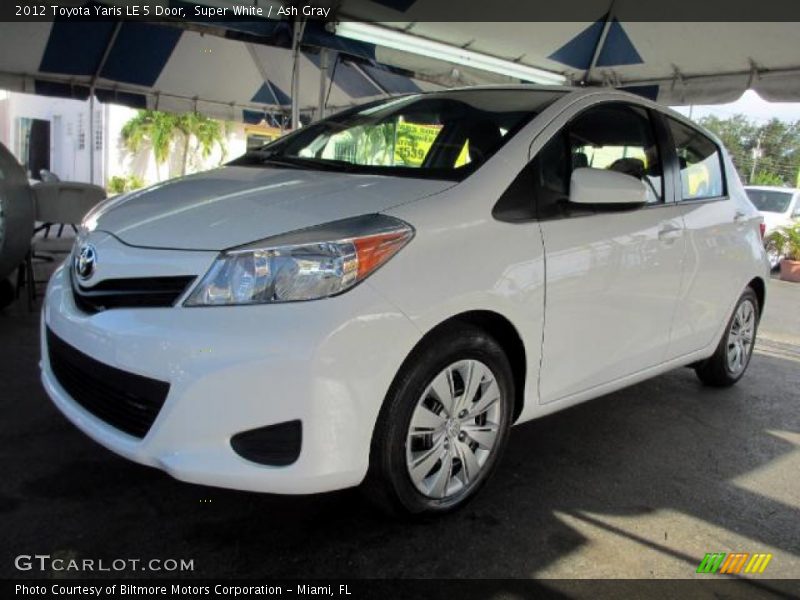 Super White / Ash Gray 2012 Toyota Yaris LE 5 Door