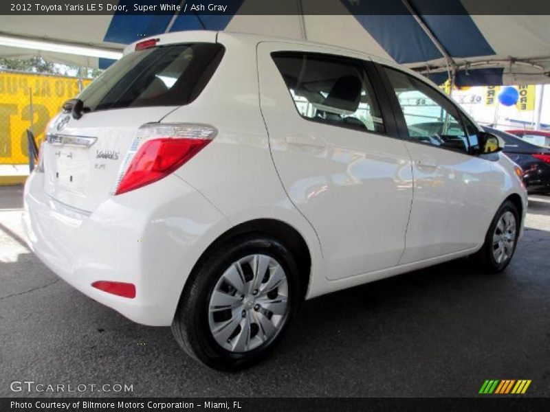 Super White / Ash Gray 2012 Toyota Yaris LE 5 Door