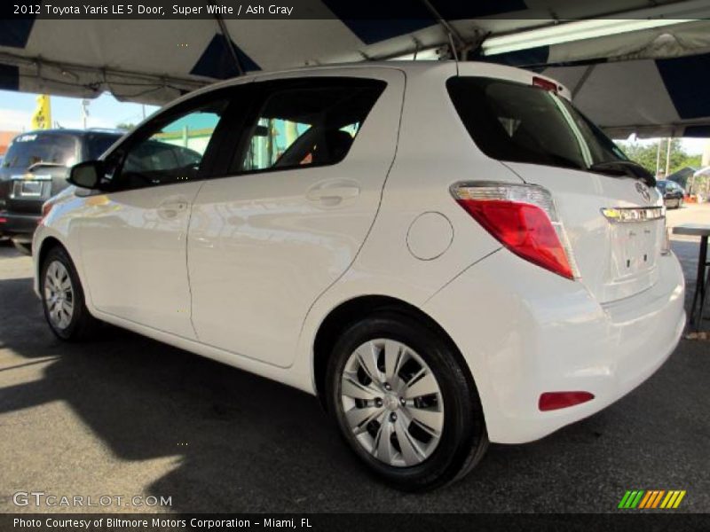 Super White / Ash Gray 2012 Toyota Yaris LE 5 Door