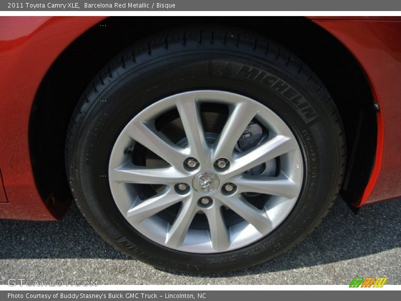 Barcelona Red Metallic / Bisque 2011 Toyota Camry XLE
