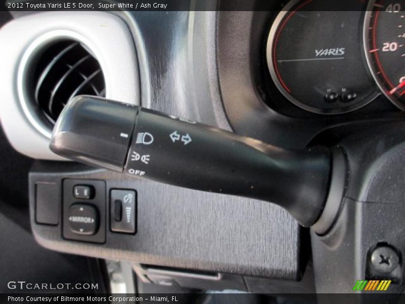 Super White / Ash Gray 2012 Toyota Yaris LE 5 Door