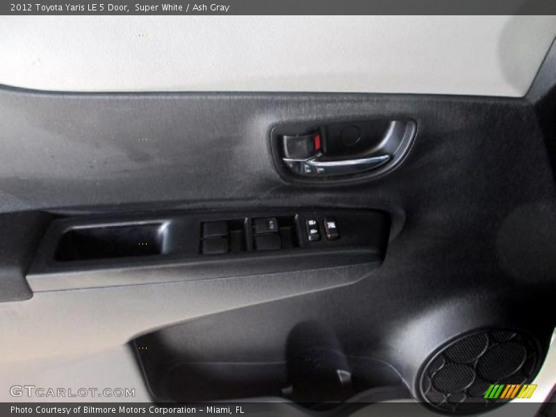 Super White / Ash Gray 2012 Toyota Yaris LE 5 Door