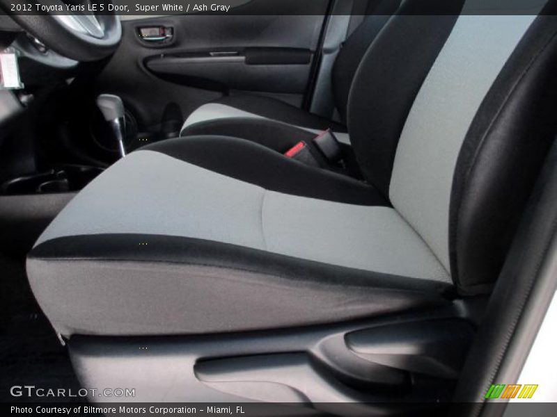 Super White / Ash Gray 2012 Toyota Yaris LE 5 Door
