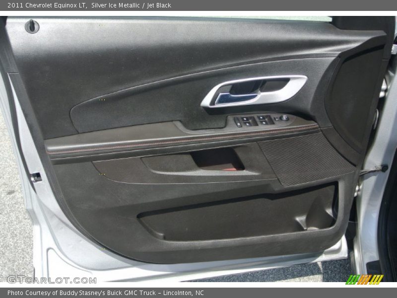Silver Ice Metallic / Jet Black 2011 Chevrolet Equinox LT