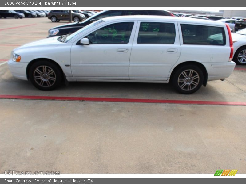 Ice White / Taupe 2006 Volvo V70 2.4