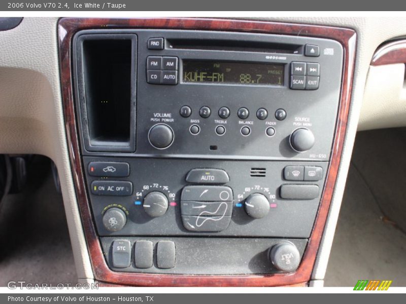 Controls of 2006 V70 2.4