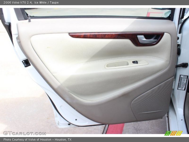Ice White / Taupe 2006 Volvo V70 2.4