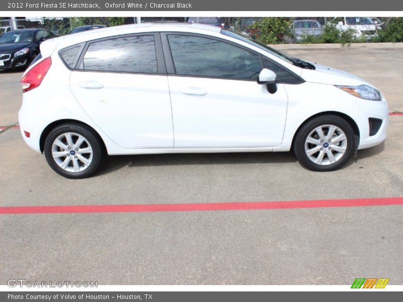 Oxford White / Charcoal Black 2012 Ford Fiesta SE Hatchback