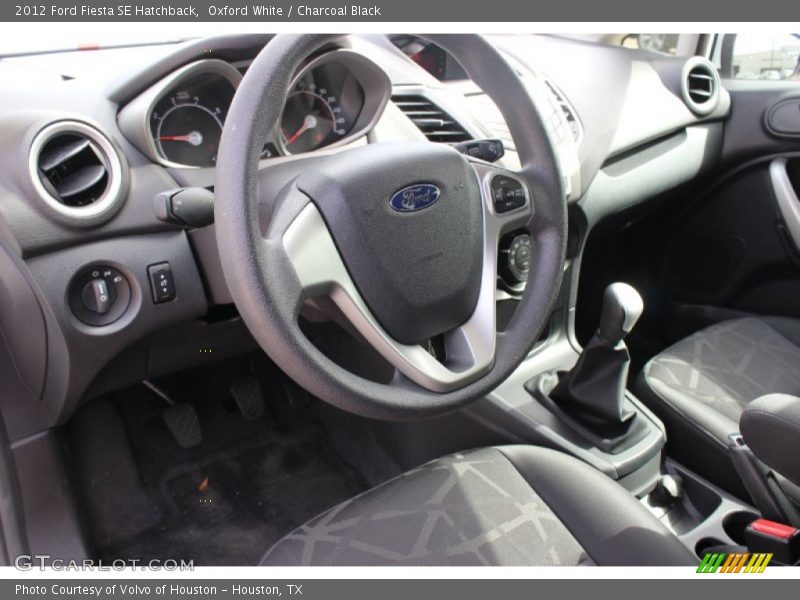 Oxford White / Charcoal Black 2012 Ford Fiesta SE Hatchback