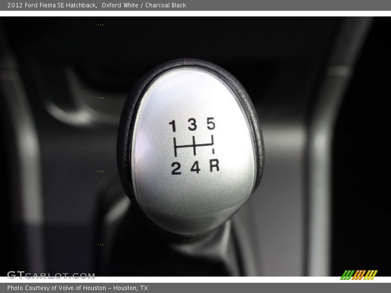 Oxford White / Charcoal Black 2012 Ford Fiesta SE Hatchback