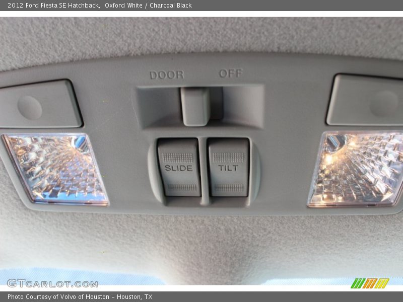 Oxford White / Charcoal Black 2012 Ford Fiesta SE Hatchback