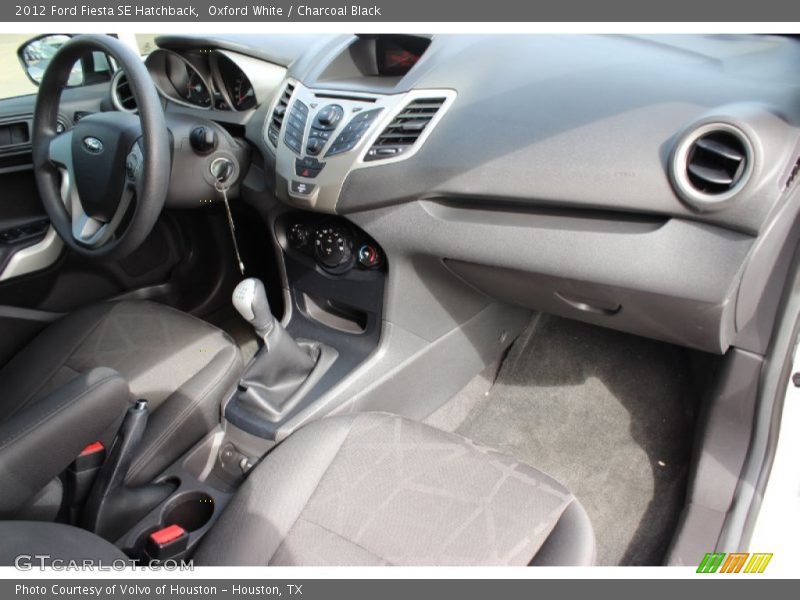 Oxford White / Charcoal Black 2012 Ford Fiesta SE Hatchback