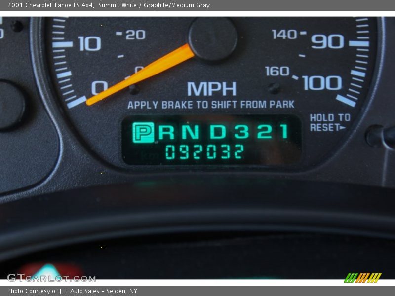 Summit White / Graphite/Medium Gray 2001 Chevrolet Tahoe LS 4x4